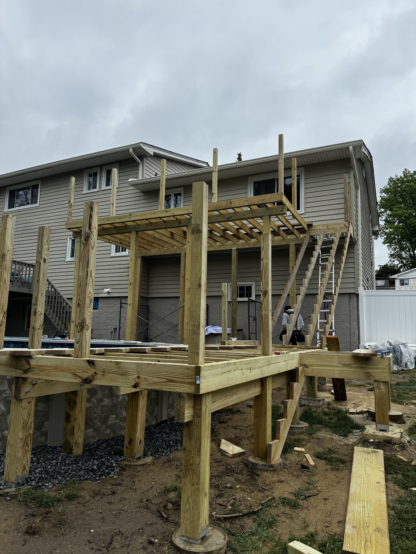 Instalación de Siding y Deck