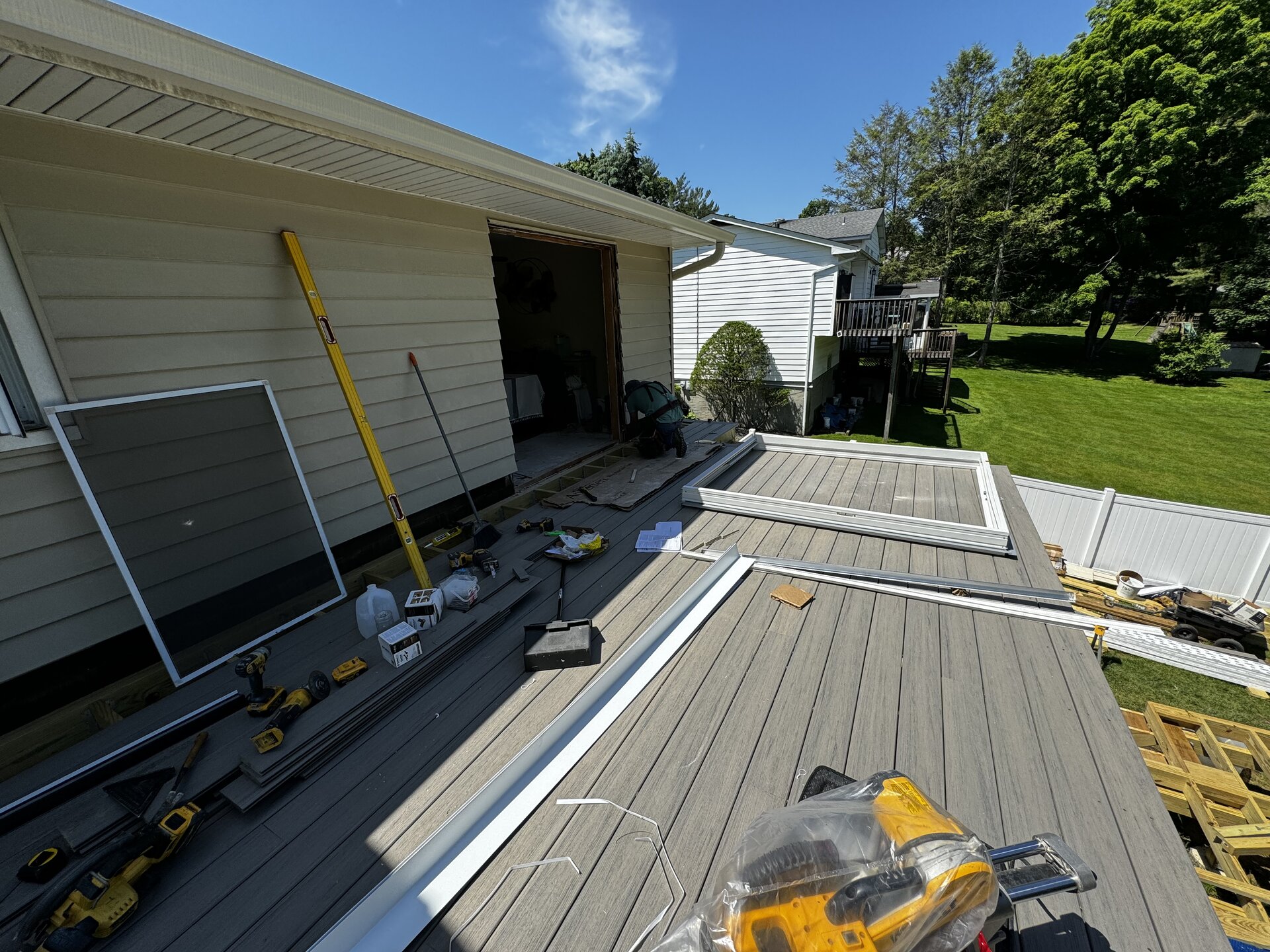 Proyecto de Deck en Patio Trasero